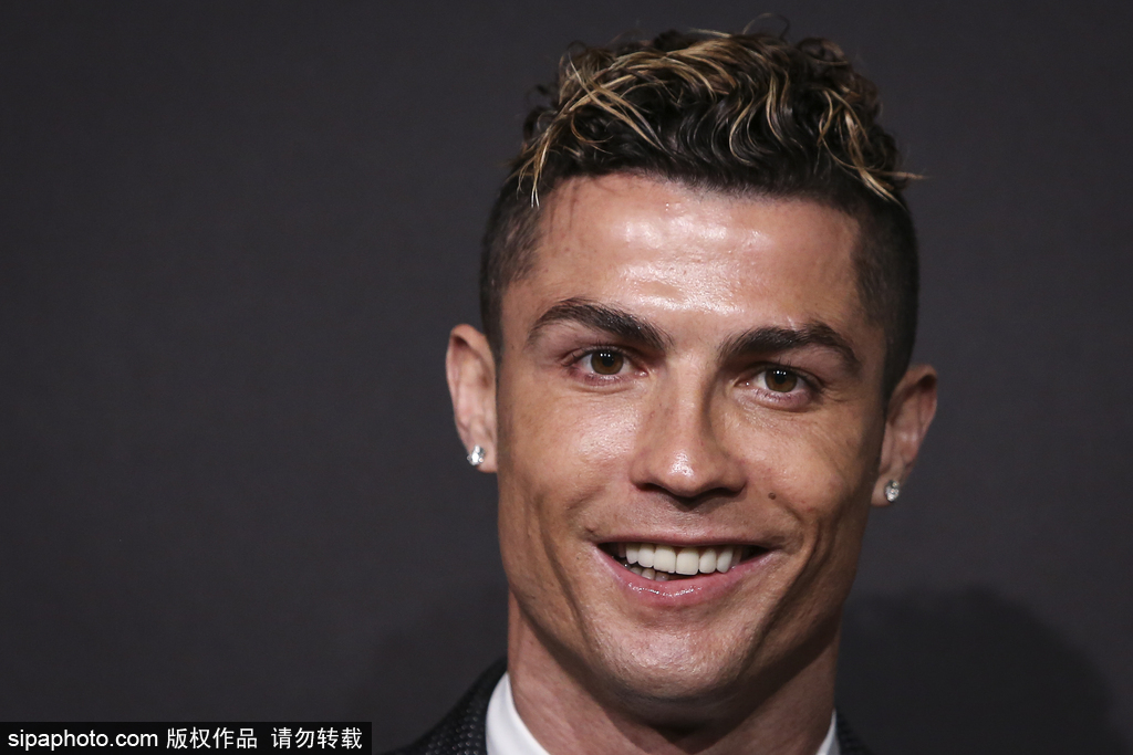 尽管他早已 尽管他早已