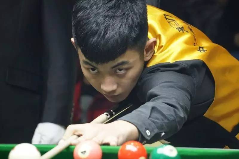 竞争夺荣誉 竞争夺荣誉