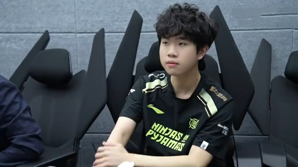 这位年轻球 这位年轻球